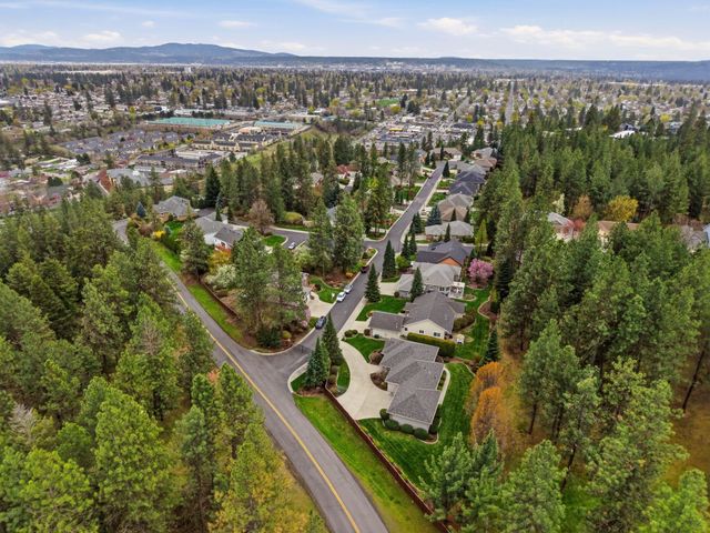 7015 N East Bluff Ct, Spokane, WA 99208