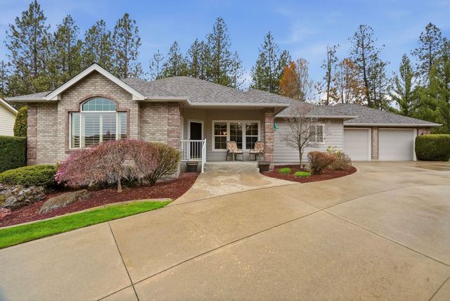 7015 N East Bluff Ct, Spokane, WA 99208