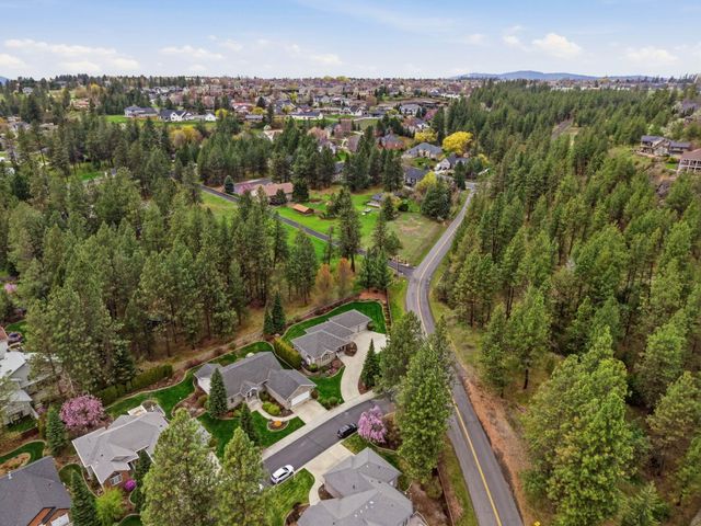 7015 N East Bluff Ct, Spokane, WA 99208