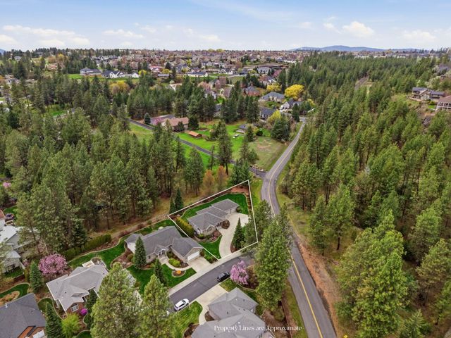 7015 N East Bluff Ct, Spokane, WA 99208