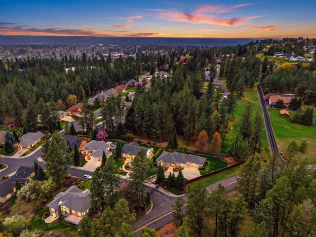 7015 N East Bluff Ct, Spokane, WA 99208