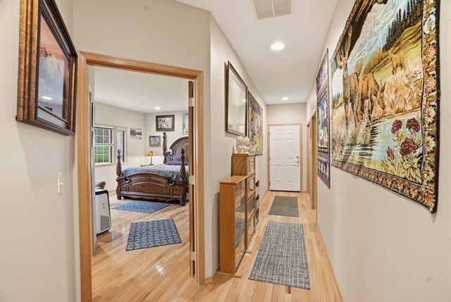 7015 N East Bluff Ct, Spokane, WA 99208