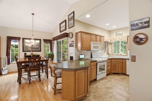 7015 N East Bluff Ct, Spokane, WA 99208