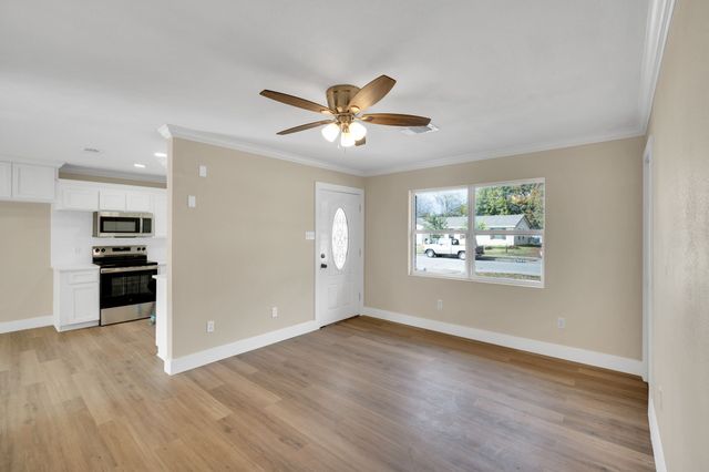 610 Colgate Drive, Lancaster, TX 75134