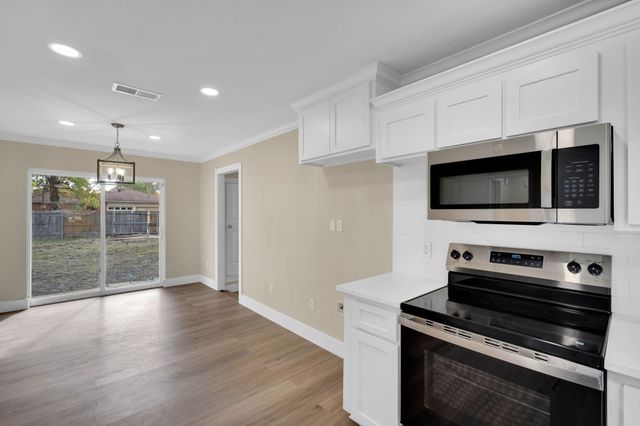 610 Colgate Drive, Lancaster, TX 75134