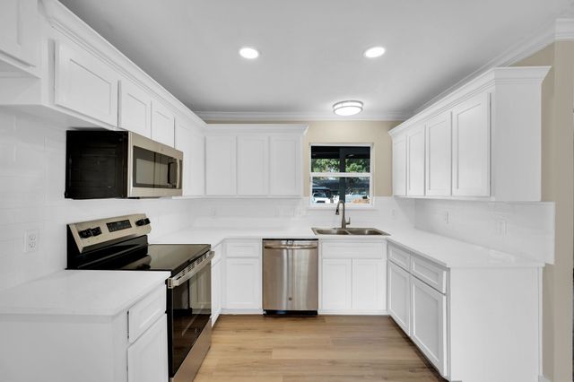 610 Colgate Drive, Lancaster, TX 75134