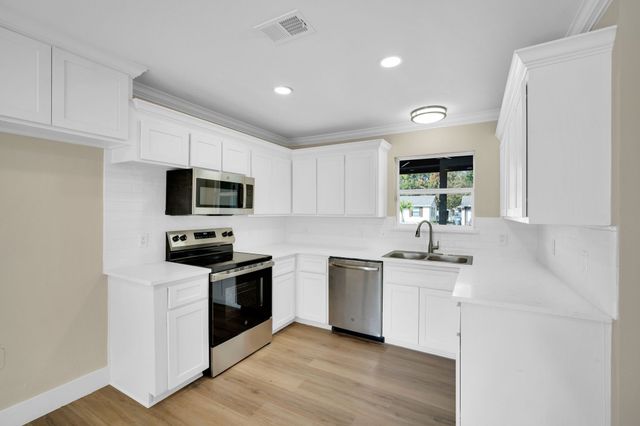 610 Colgate Drive, Lancaster, TX 75134