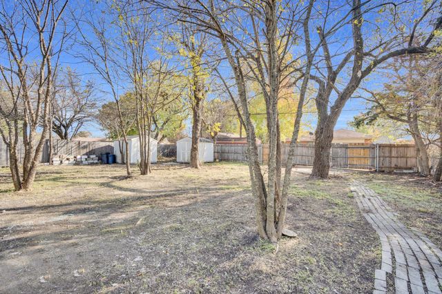 610 Colgate Drive, Lancaster, TX 75134