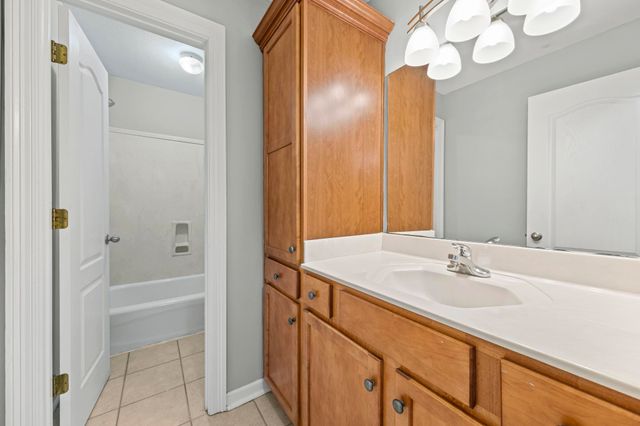 9050 DEER MEADOW CV, Cordova, TN 38016
