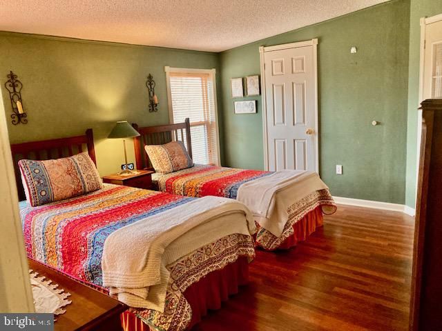 1956 ECHO VALLEY RD, East Earl, PA 17519