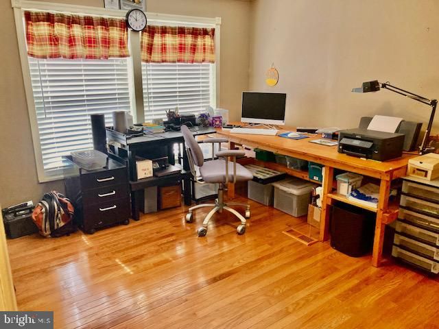 1956 ECHO VALLEY RD, East Earl, PA 17519