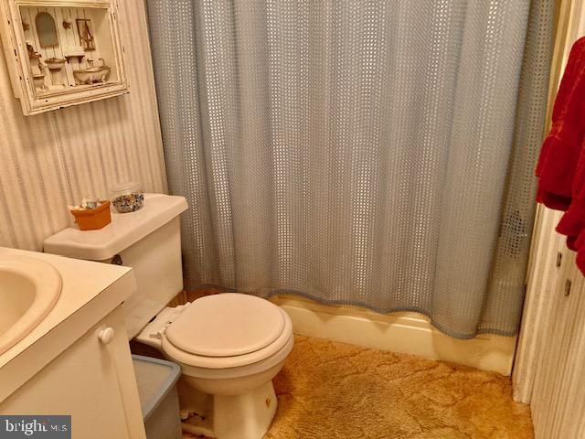 1956 ECHO VALLEY RD, East Earl, PA 17519