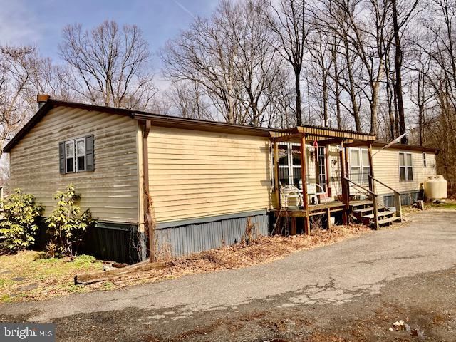 1956 ECHO VALLEY RD, East Earl, PA 17519