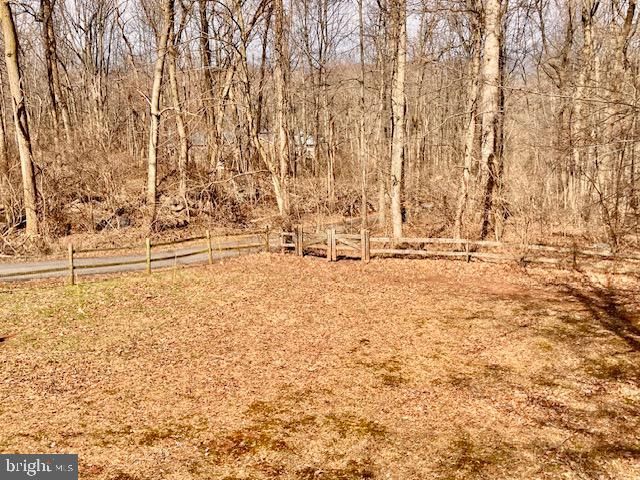 1956 ECHO VALLEY RD, East Earl, PA 17519