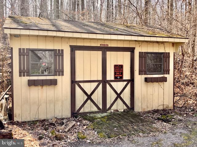 1956 ECHO VALLEY RD, East Earl, PA 17519