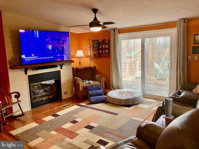 1956 ECHO VALLEY RD, East Earl, PA 17519