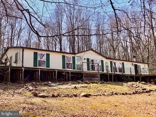1956 ECHO VALLEY RD, East Earl, PA 17519