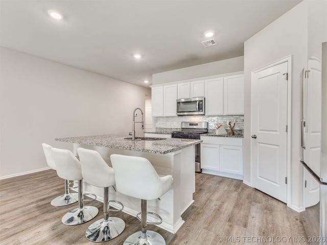 1825 E Vandalia Street, Broken Arrow, OK 74012