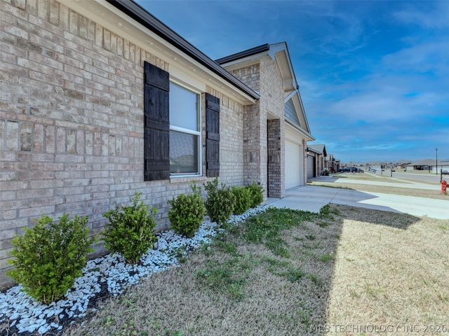 1825 E Vandalia Street, Broken Arrow, OK 74012