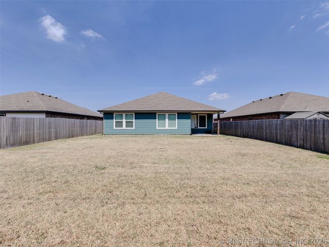 1825 E Vandalia Street, Broken Arrow, OK 74012