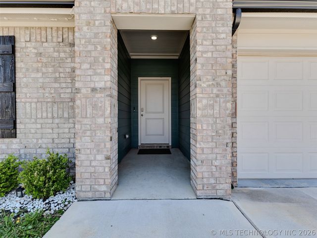 1825 E Vandalia Street, Broken Arrow, OK 74012