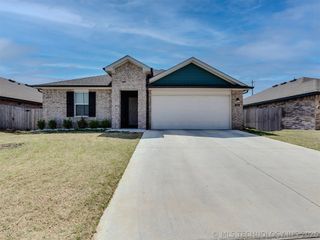 1825 E Vandalia Street, Broken Arrow, OK 74012