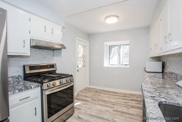 8415 W 95th Street 24, Hickory Hills, IL 60457