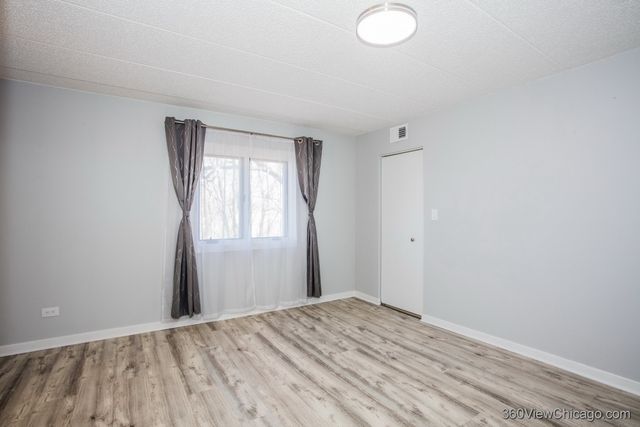 8415 W 95th Street 24, Hickory Hills, IL 60457