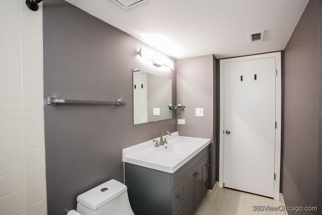 8415 W 95th Street 24, Hickory Hills, IL 60457