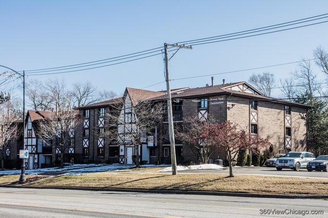 8415 W 95th Street 24, Hickory Hills, IL 60457