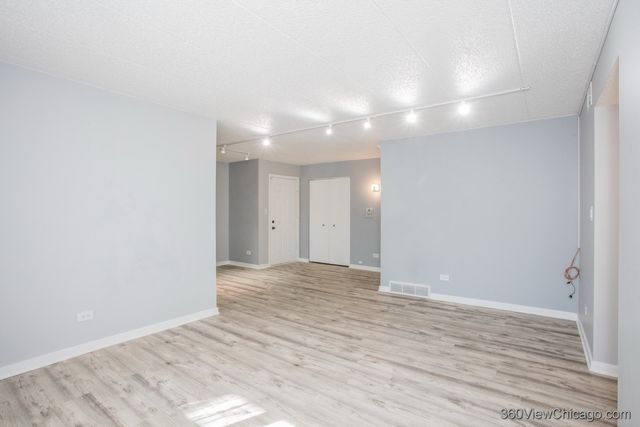 8415 W 95th Street 24, Hickory Hills, IL 60457