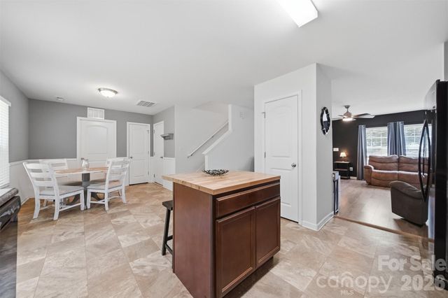 3938 Hemingway Drive NW, Hickory, NC 28601