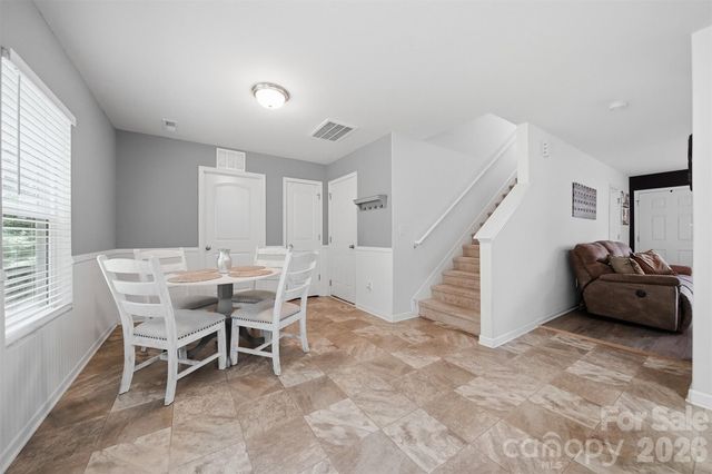 3938 Hemingway Drive NW, Hickory, NC 28601