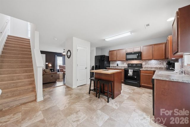 3938 Hemingway Drive NW, Hickory, NC 28601