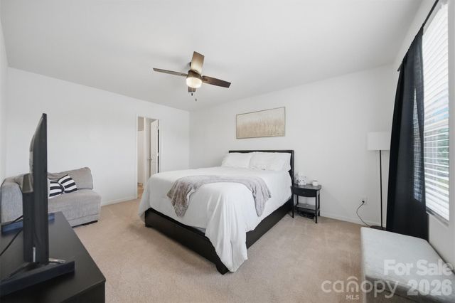 3938 Hemingway Drive NW, Hickory, NC 28601