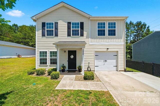 3938 Hemingway Drive NW, Hickory, NC 28601