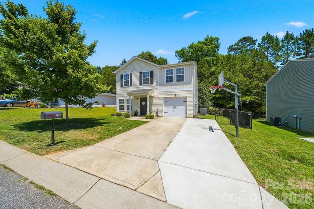 3938 Hemingway Drive NW, Hickory, NC 28601