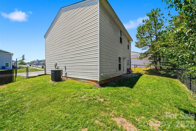 3938 Hemingway Drive NW, Hickory, NC 28601