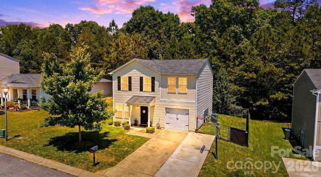 3938 Hemingway Drive NW, Hickory, NC 28601