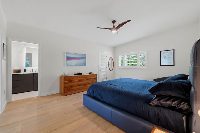 661 79TH CIRCLE S, St Petersburg, FL 33707