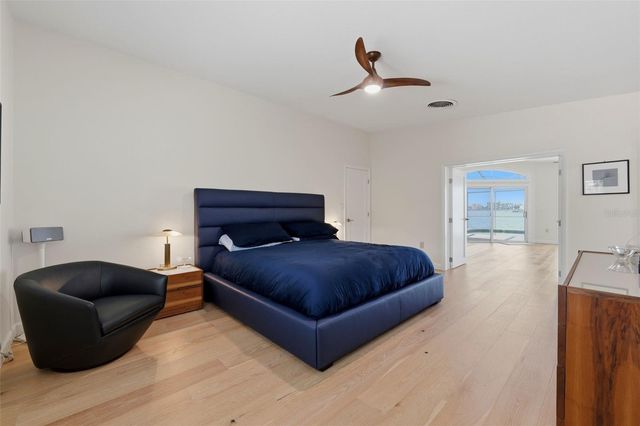 661 79TH CIRCLE S, St Petersburg, FL 33707