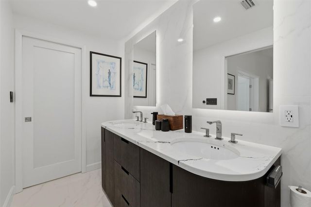 661 79TH CIRCLE S, St Petersburg, FL 33707