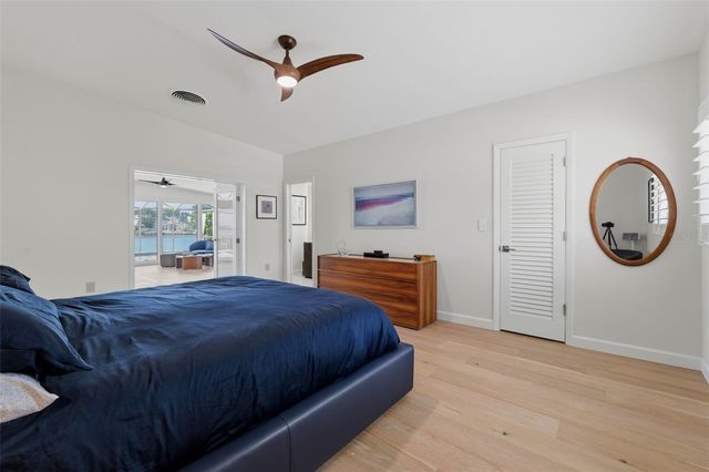 661 79TH CIRCLE S, St Petersburg, FL 33707