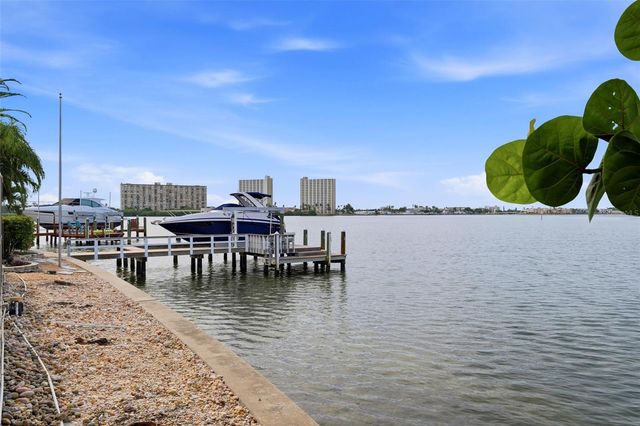 661 79TH CIRCLE S, St Petersburg, FL 33707