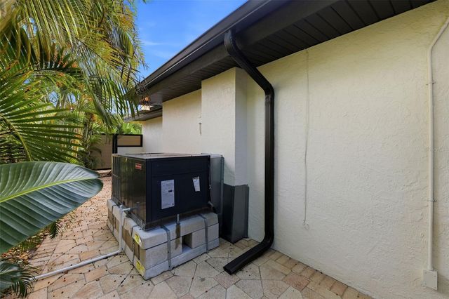 661 79TH CIRCLE S, St Petersburg, FL 33707