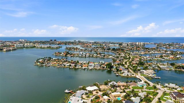 661 79TH CIRCLE S, St Petersburg, FL 33707
