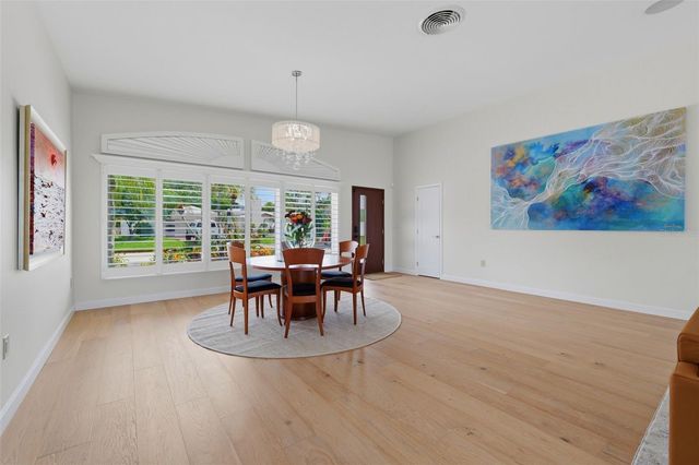 661 79TH CIRCLE S, St Petersburg, FL 33707