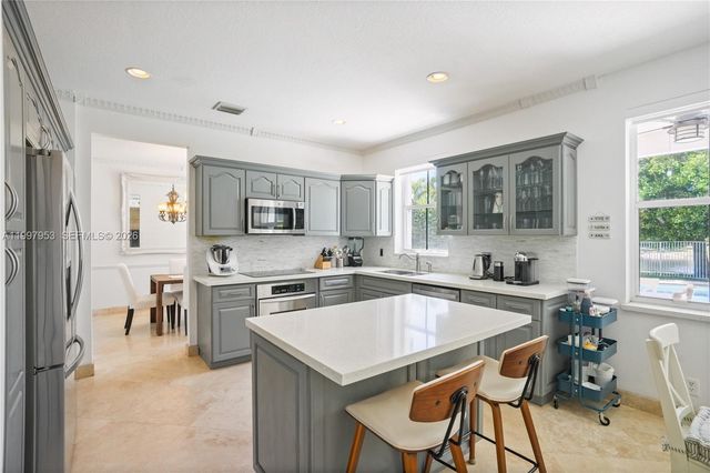 1317 Chenille Cir, Weston, FL 33327