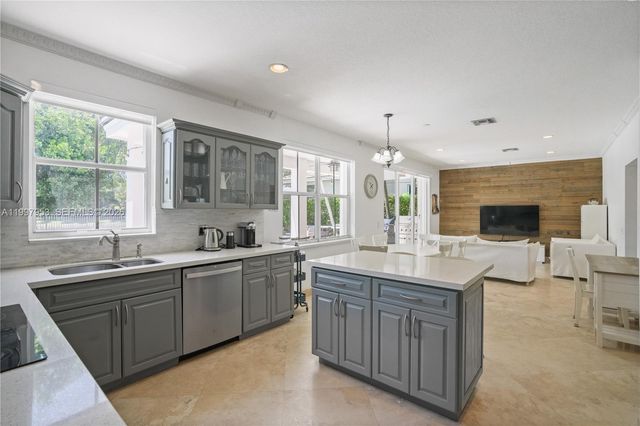 1317 Chenille Cir, Weston, FL 33327