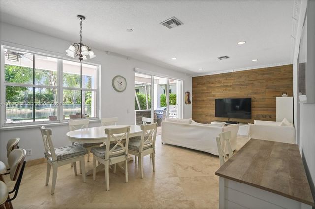 1317 Chenille Cir, Weston, FL 33327